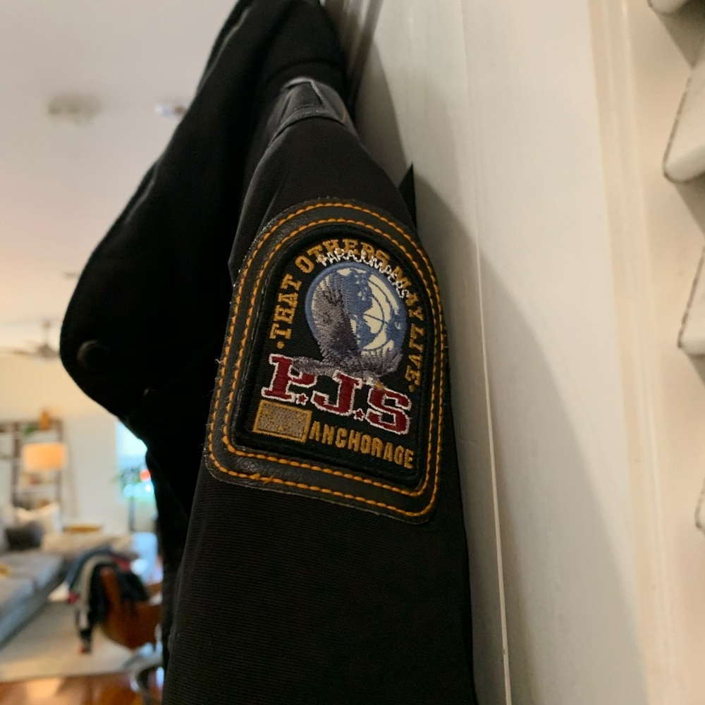 Large Black Parajumpers jacket with removable liner - Picture 3 of 3